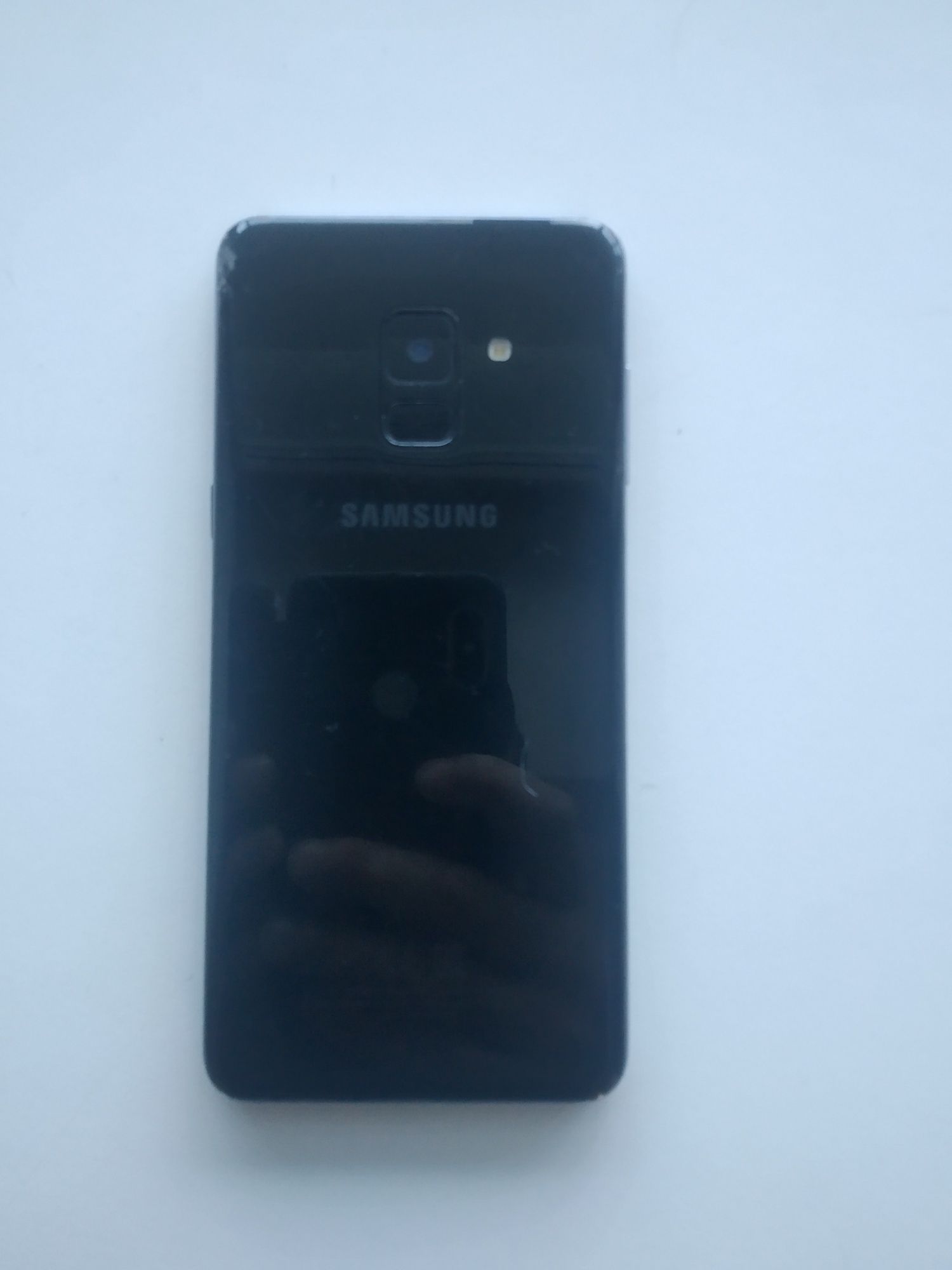 Samsung A8. 4/32. Доставка