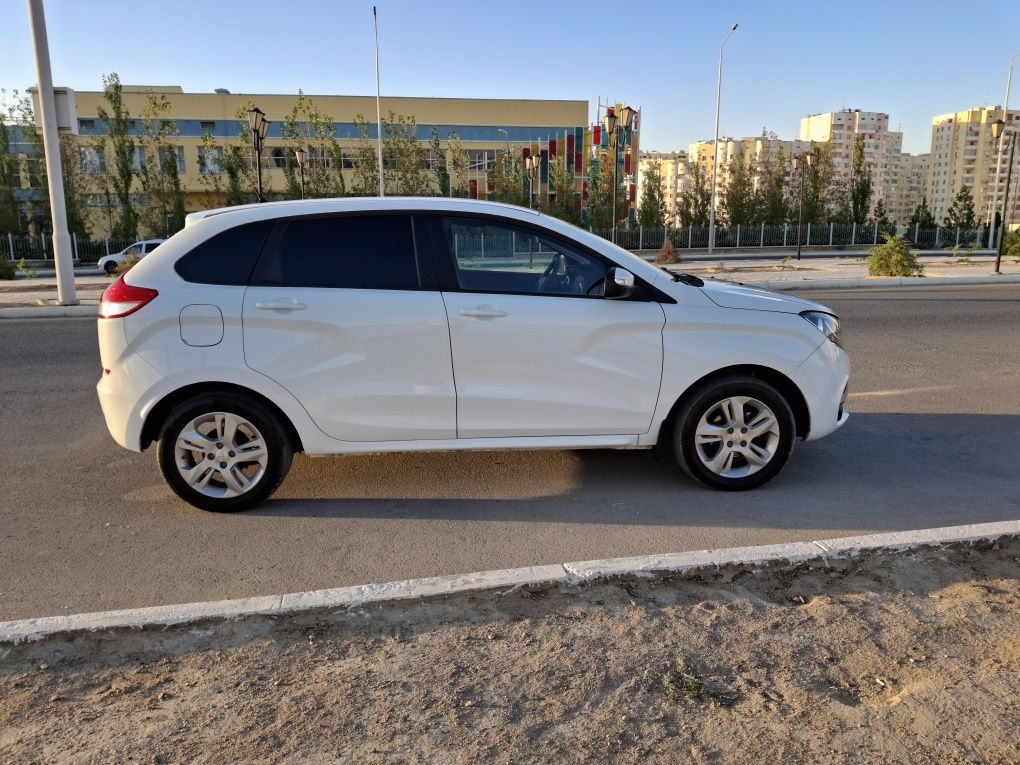 LADA XRAY — . Популярный городской хетчбэк. Надежные основные узлы