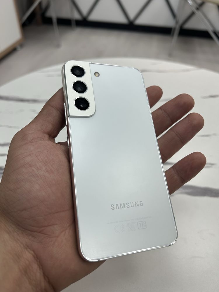 Samsung s22 с зарядкой и с документами
