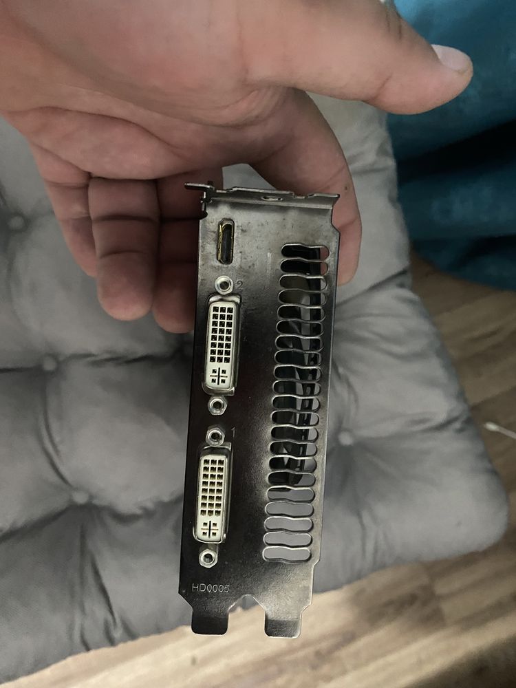 Продам видеокарту nvidia gigabyte 560