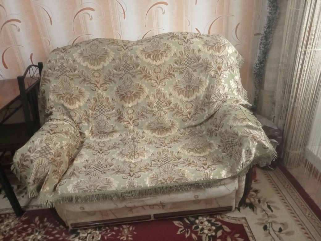 Столик на колесиках!