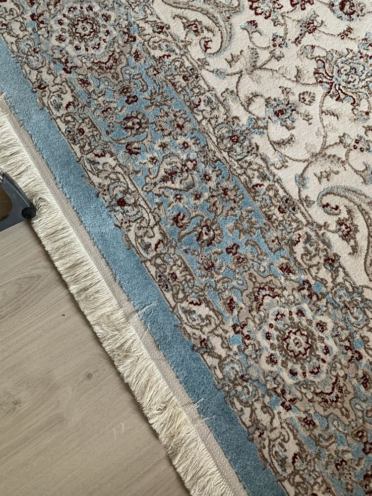 Продам ковёр 2/3!