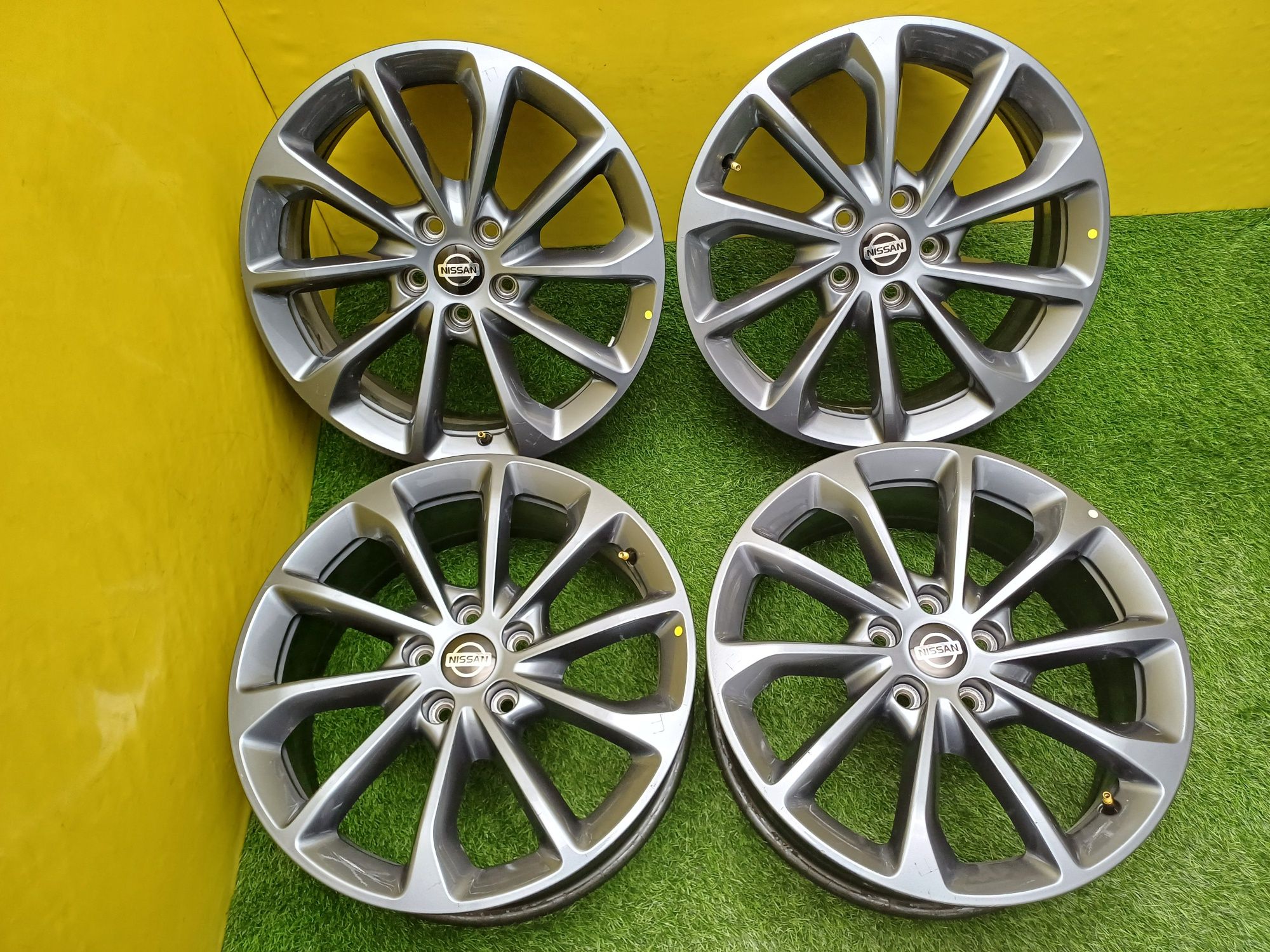 Диски R18 5×114.3 на Nissan и другие.
