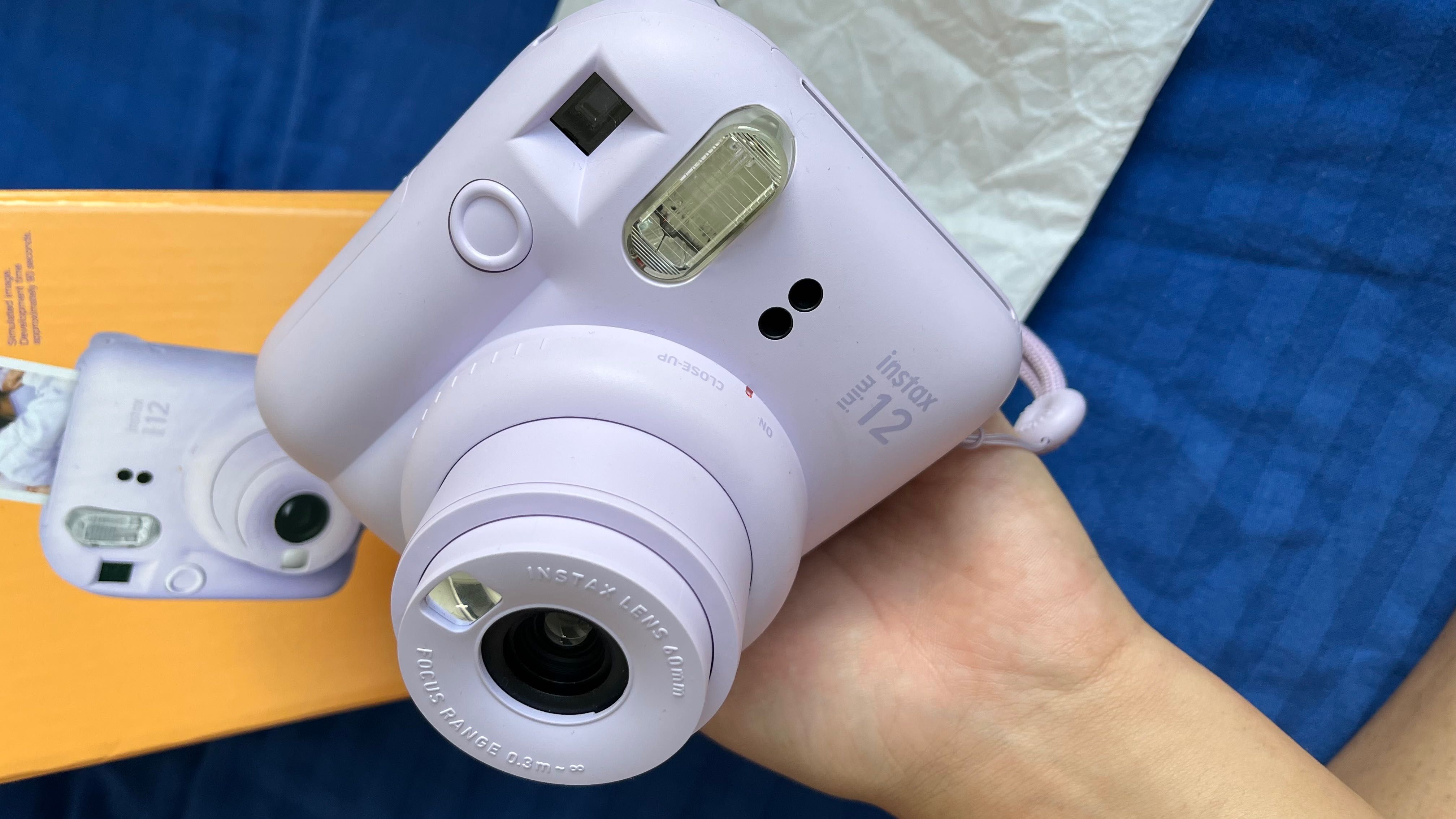 Продаю Instax Mini 12 (новый)