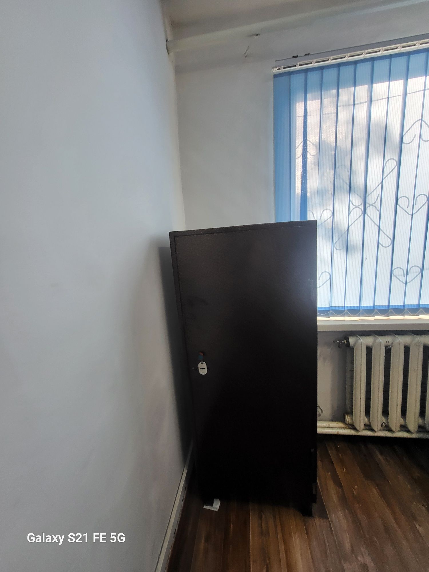 Продам металлический сейф