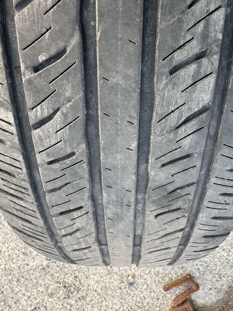 Продам резину летнюю. Dunlop 285/50/20
