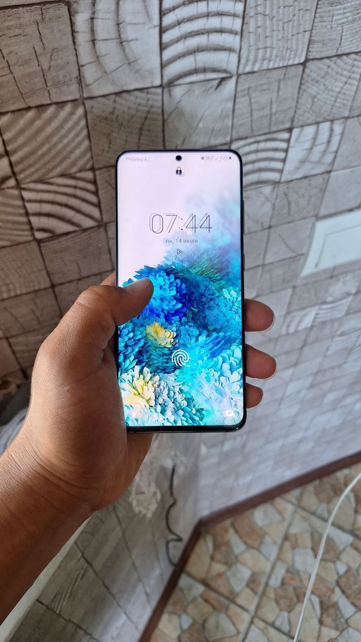 Samsung S20 5G .