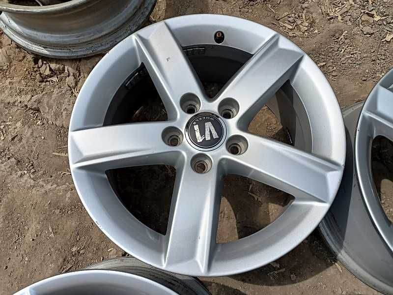 Продам оригинальные легкосплавные диски на автомашину Audi