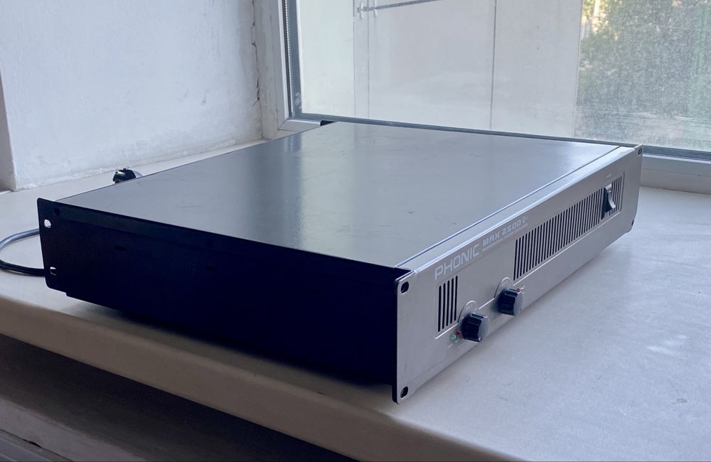 Усилитель звука Phonic MAX 2500 Plus в отличном состоянии