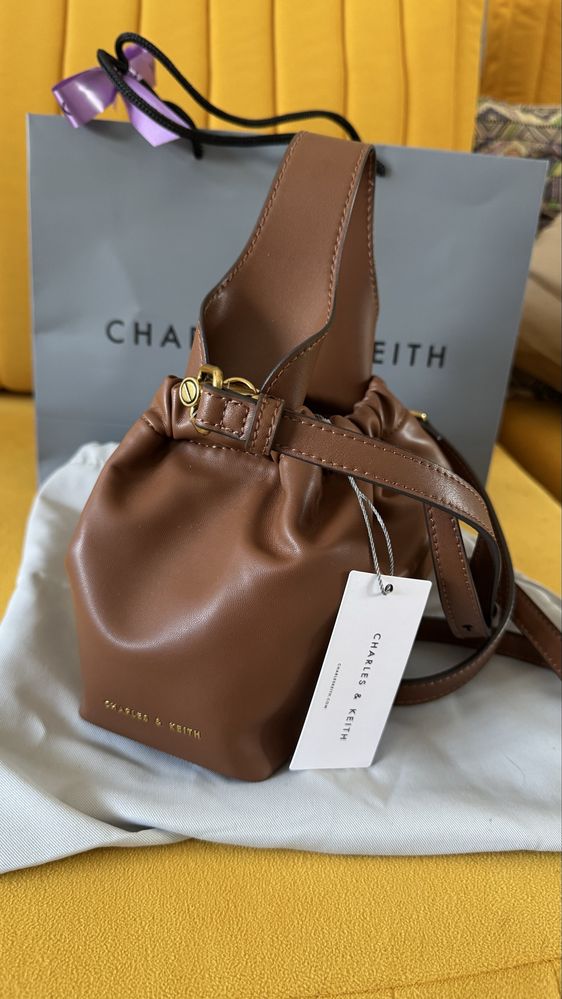 Сумка charles & keith новая с этикеткой