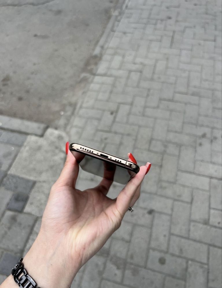 iPhone 11 PRO { GOLD }