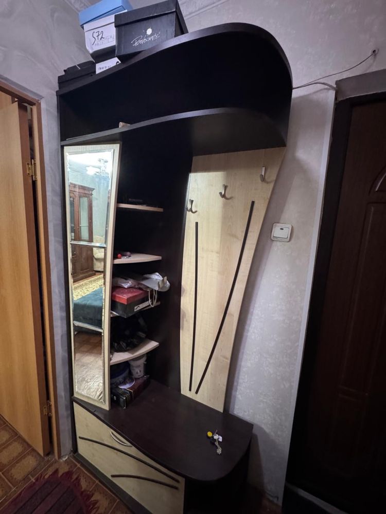 Продаю мебель, и шкафы Чеховские, чистое дерево
