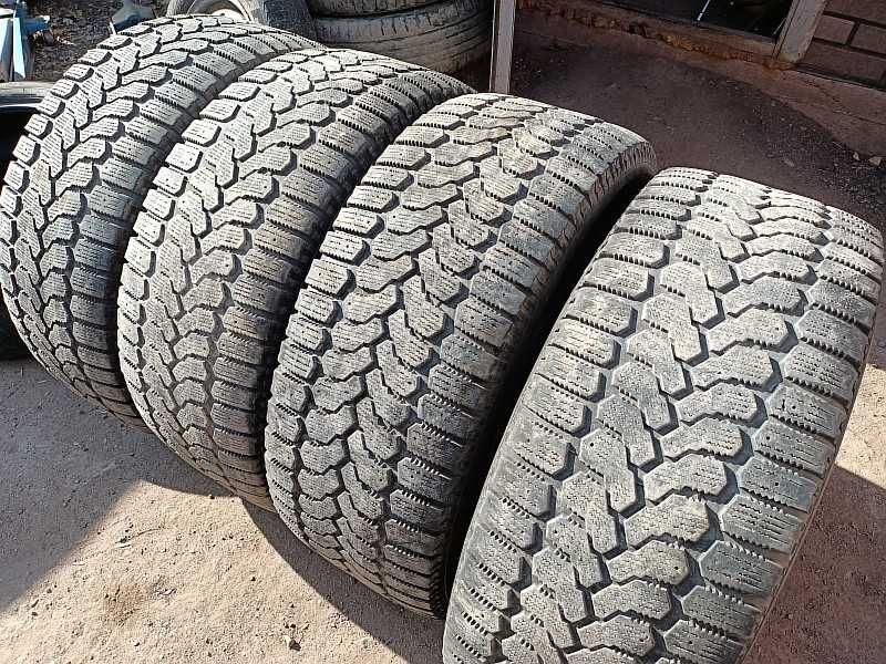 Шины 285/60 R18 - "Yokohama iceGuard" (Филиппины), зимние.