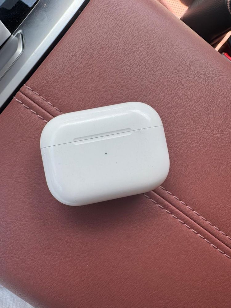 AirPods pro кейс и наушники отдельно