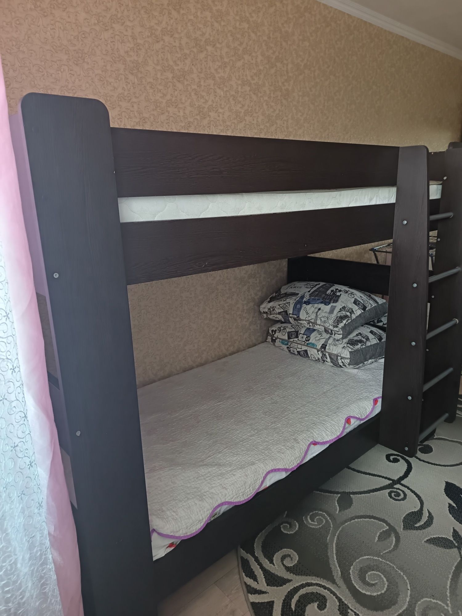 Продам двухъярусную кровать