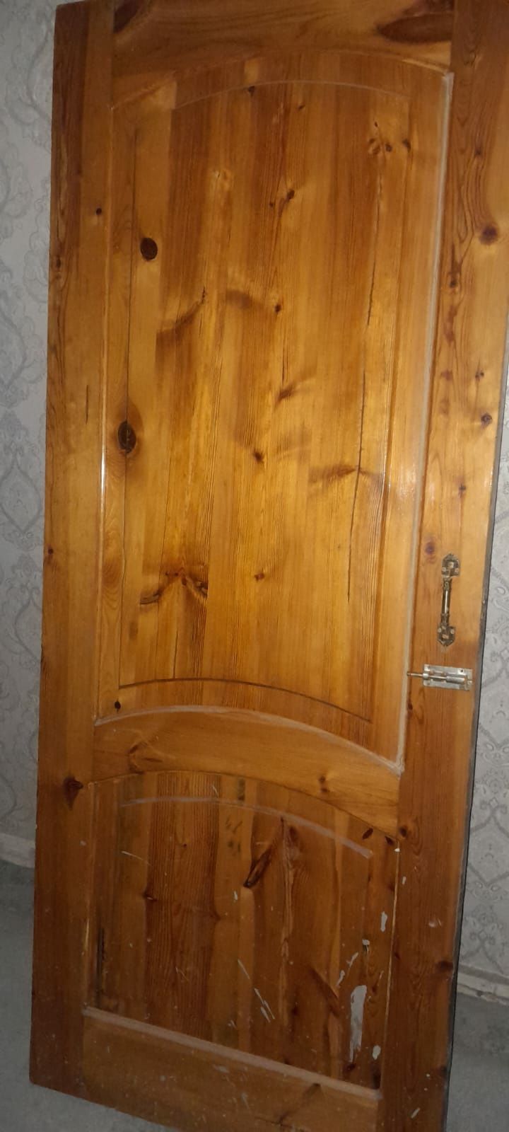 Продаю деревянные двери в хорошем состоянии. Всего 6 полотен.