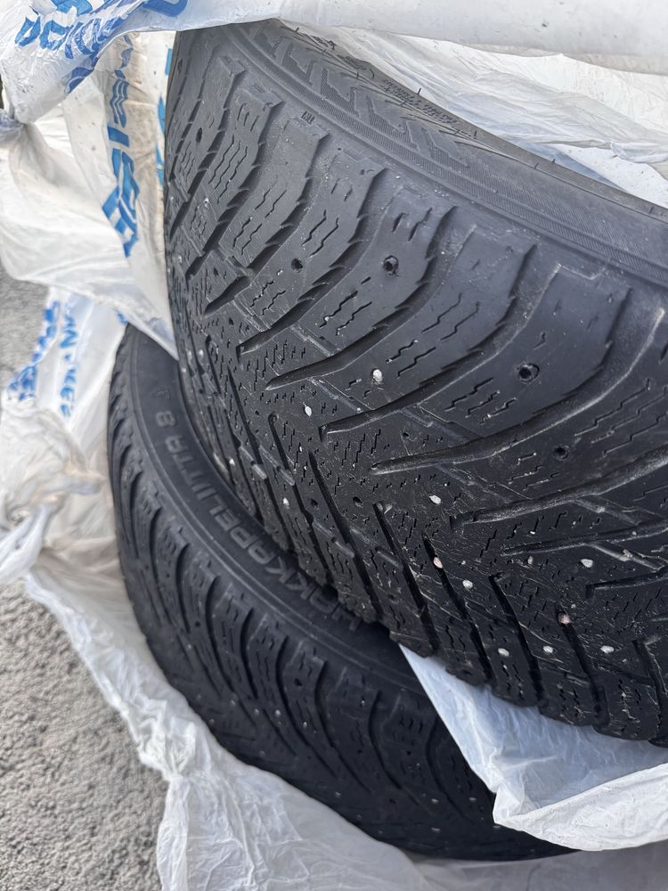 Продам зимние шины на 18 комплектом
