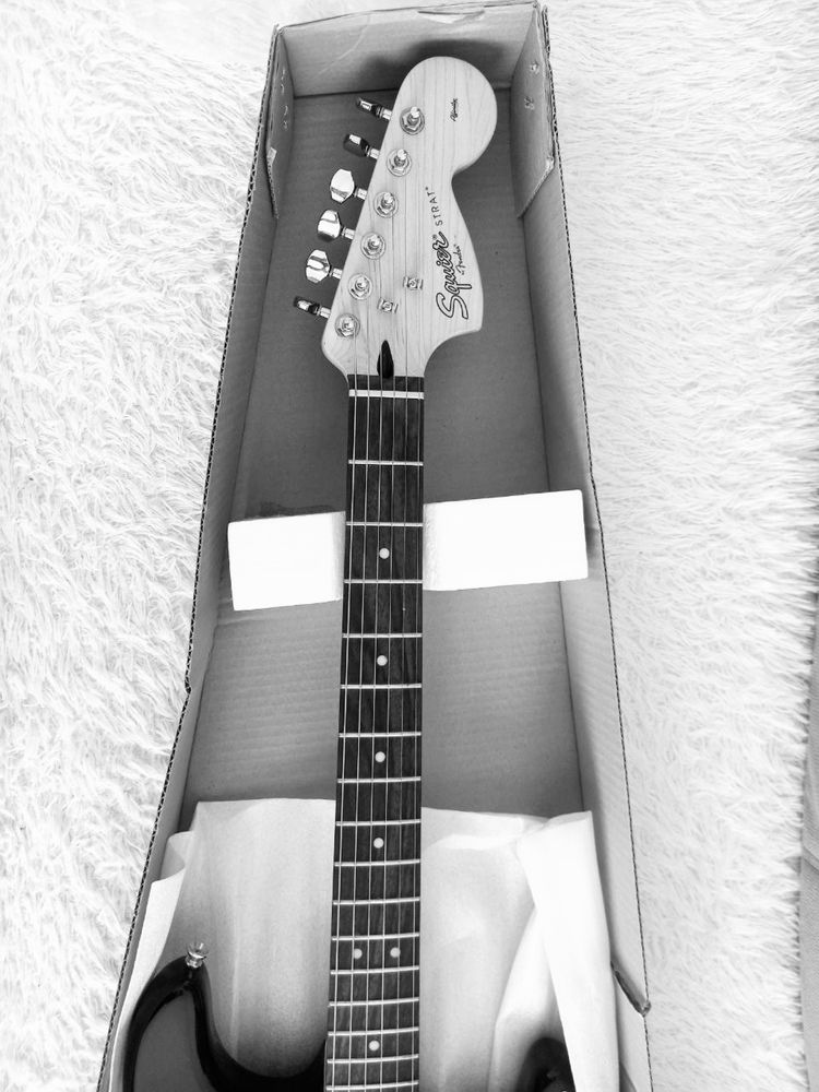 Продам срочно ОРИГИНАЛ гитару электрогита affinity sguier fender НОВАЯ