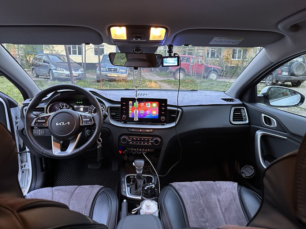 Продам Kia Ceed хэтчбек 2024 года
