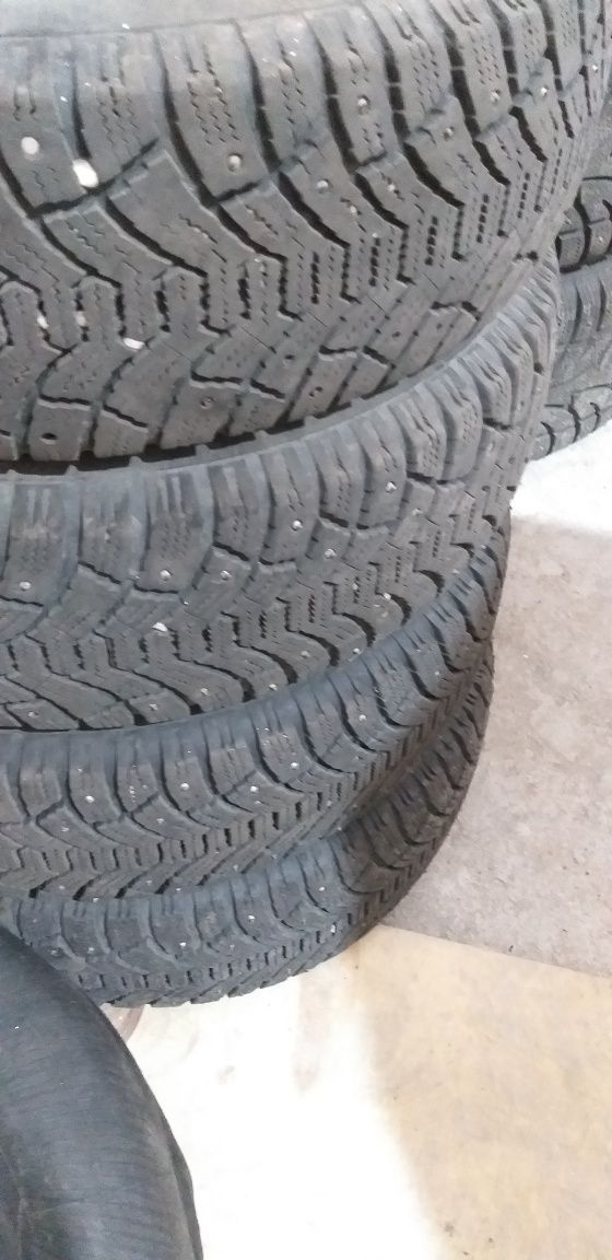 Зимние шины шипованые 185/70 R14