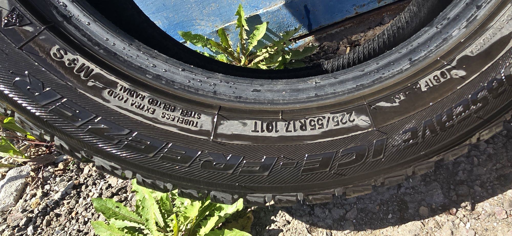 TOYO  225/55/17 почти новая зимняя резина