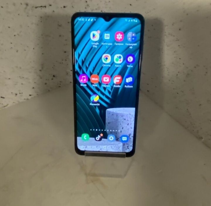 Samsung a 12 сатылады.