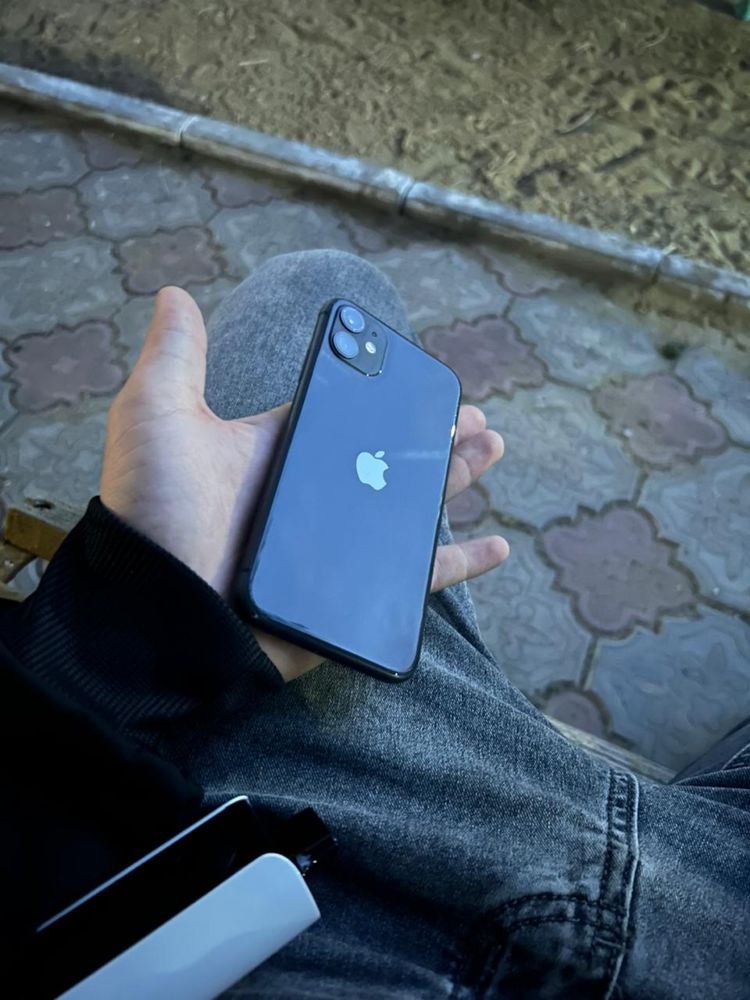 Продам iphone 11 64gb