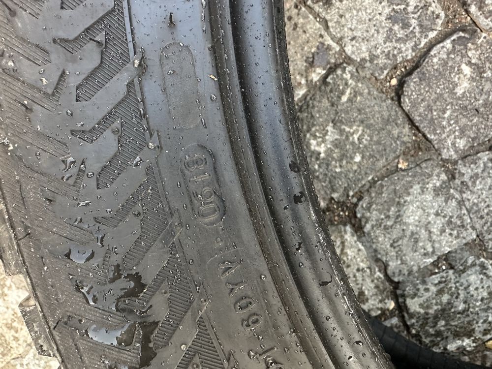 Комлект резины 275/45R21