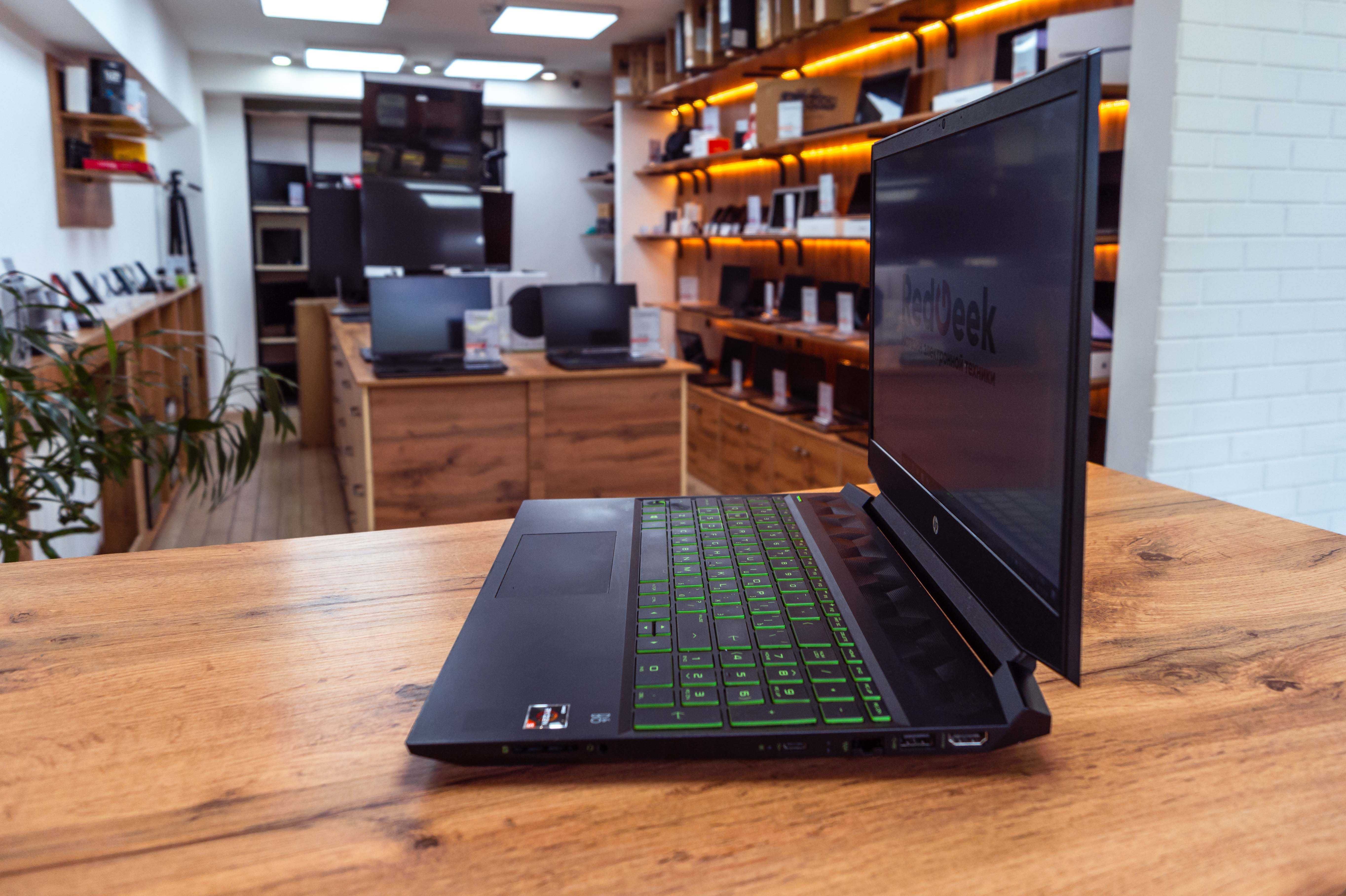 HP Pavilion Gaming 15|Ryzen 5 3550H|GTX 1650|SSD 256|HDD 1TB|Red Geek