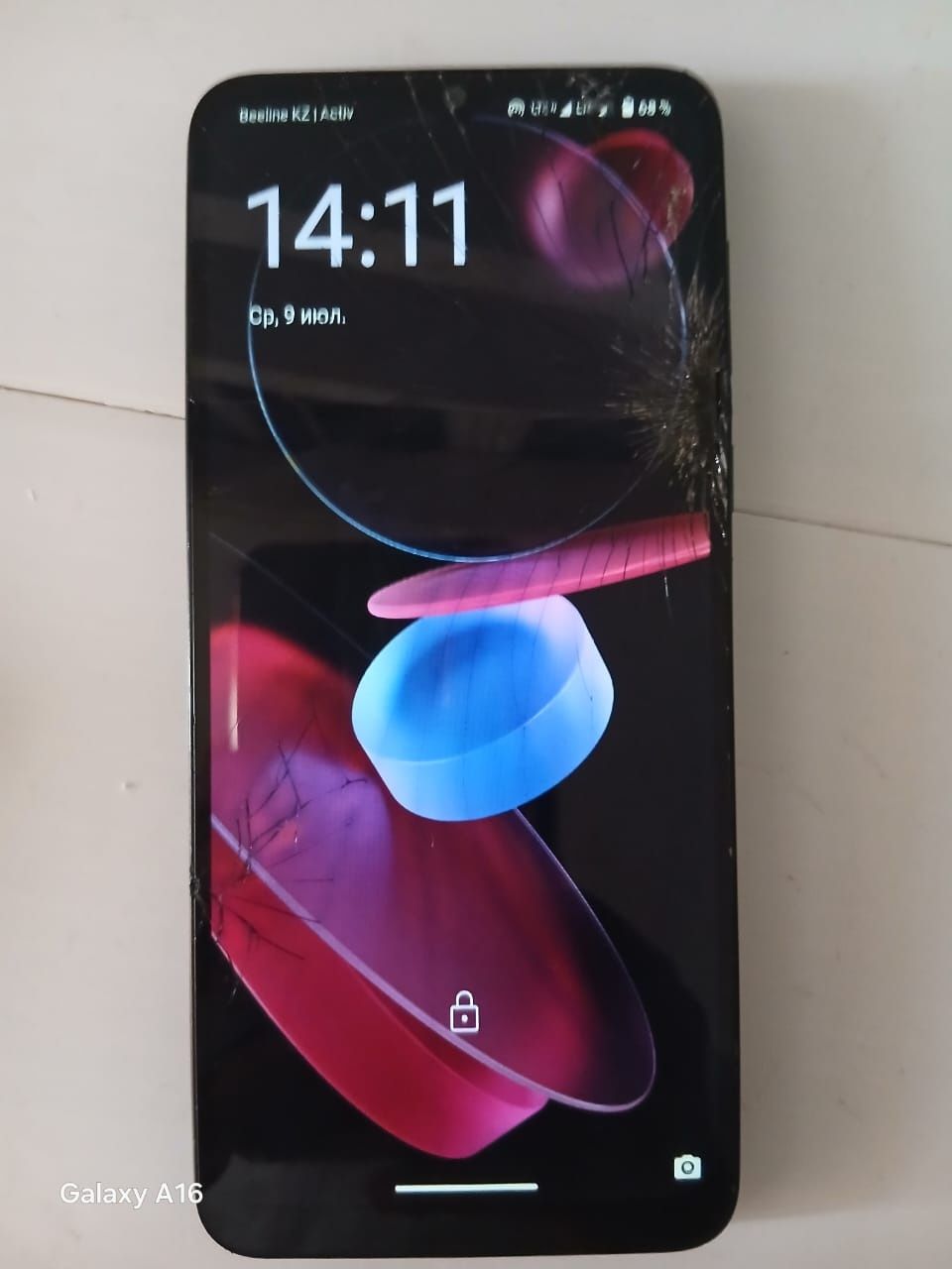 Продам motorola e13 срочно!!