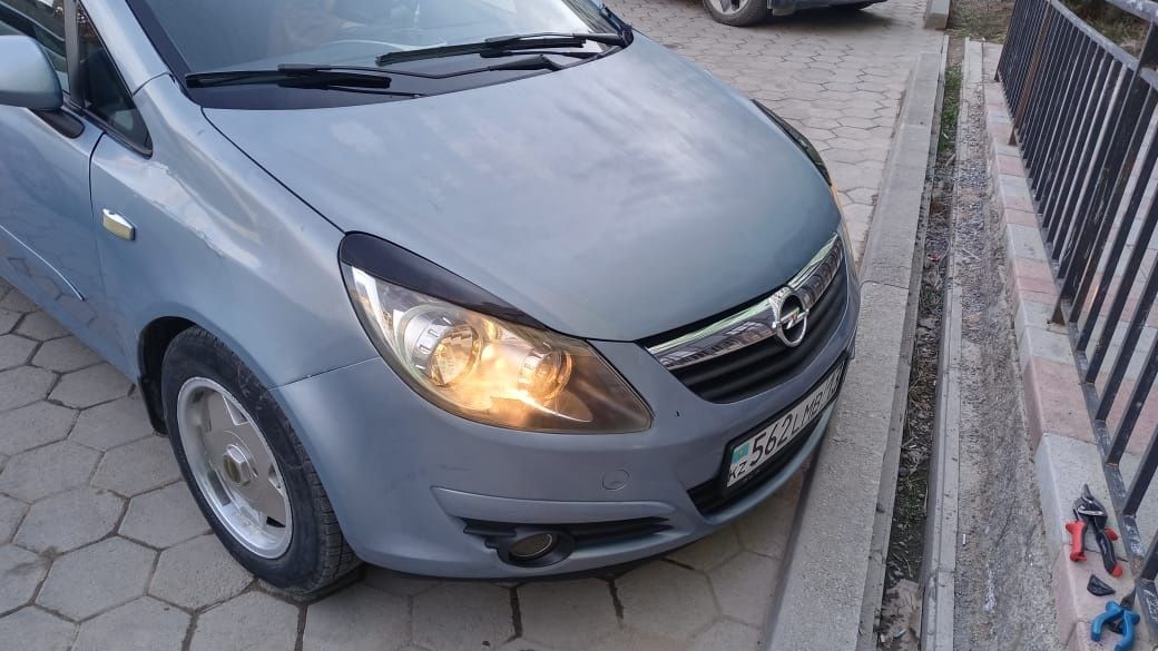 Опель Корса D 2008.