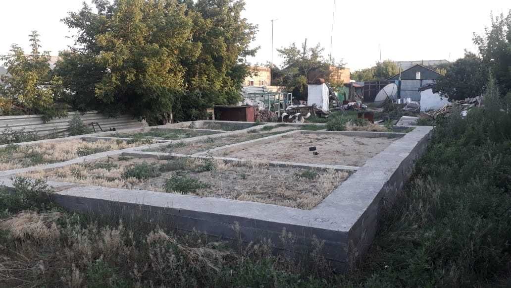 Продам землянку с большим участком