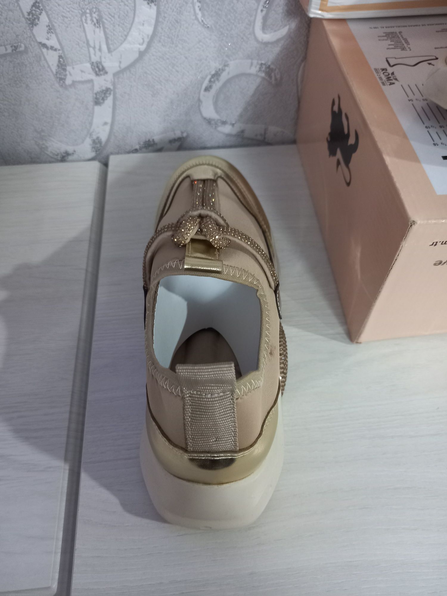 Продам новые мокасины-лофера