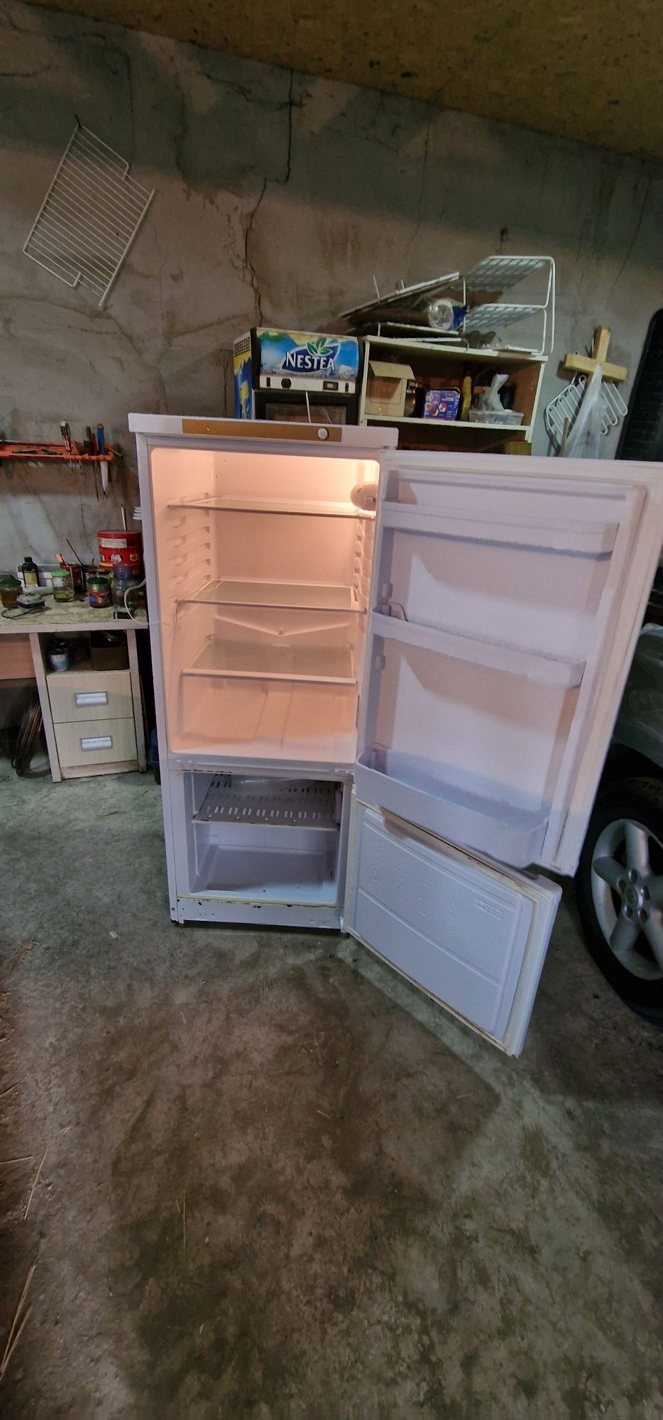 Холодильник Indesit