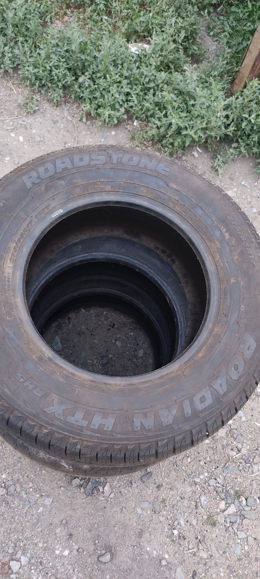 Продам шины Roadstone 275/65 R17