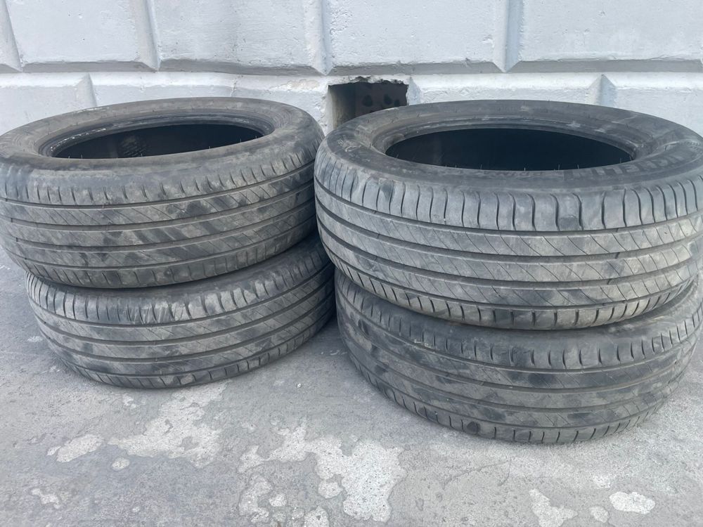 Шины летние б/у Michelin.