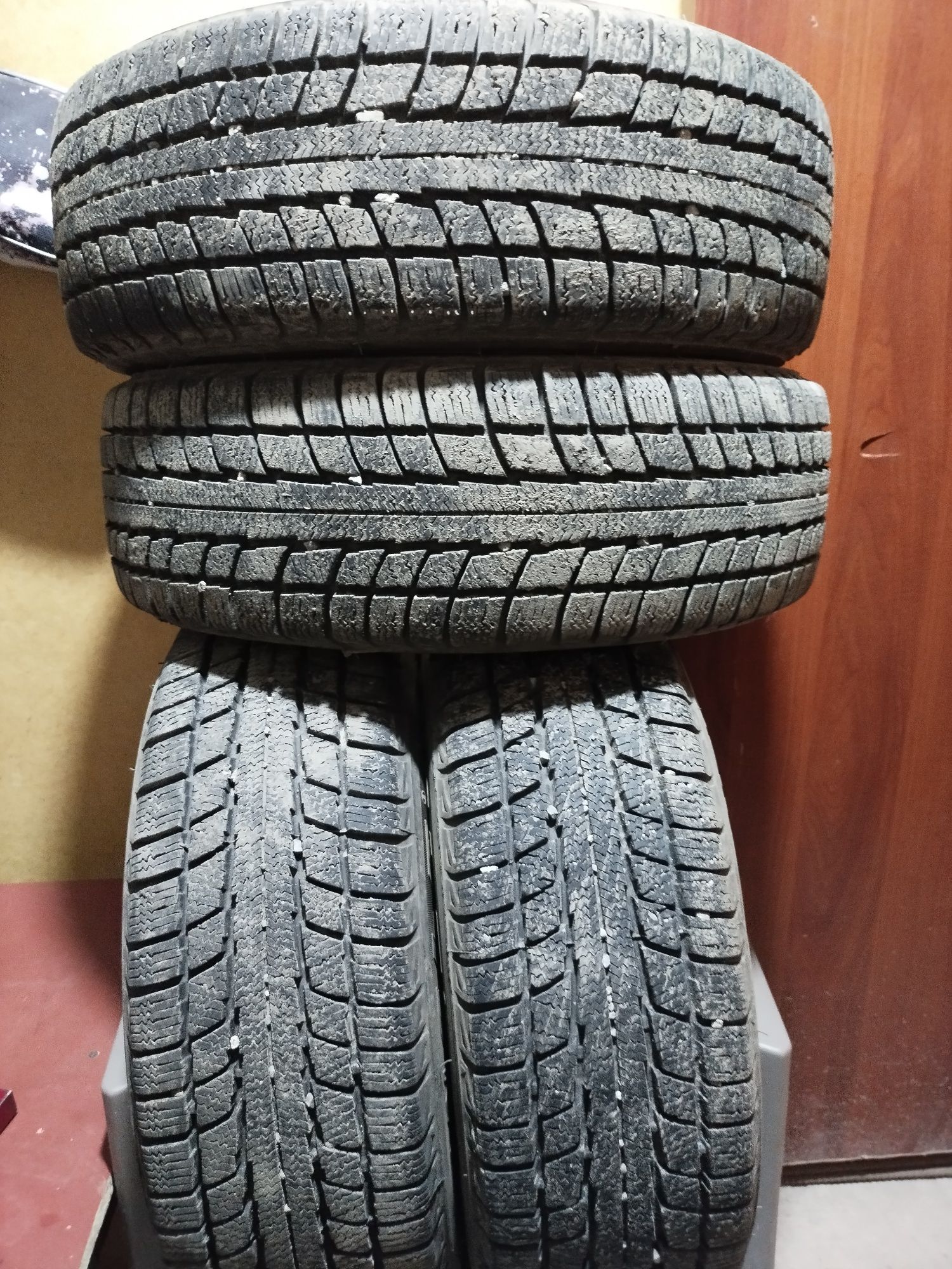 Продам зимнию резину TRIANGLE T 175/70/13.
