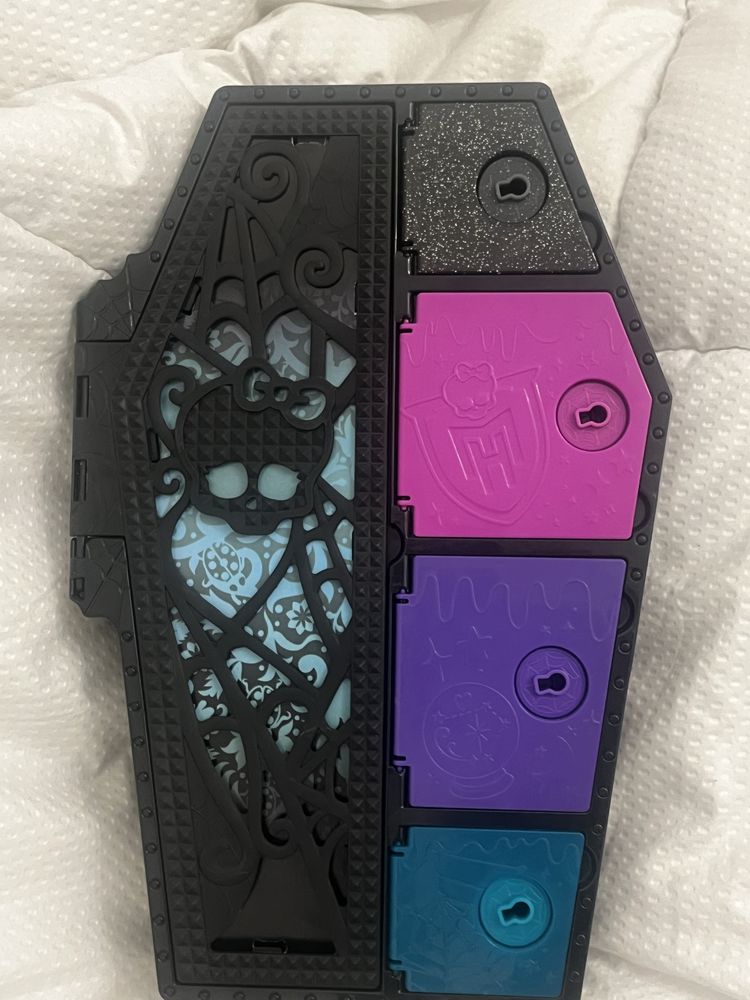 Monster High шкафчик