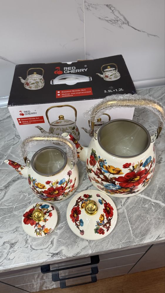 Новый в коробке эмалированные чайники 3,3 л и 1,2 л