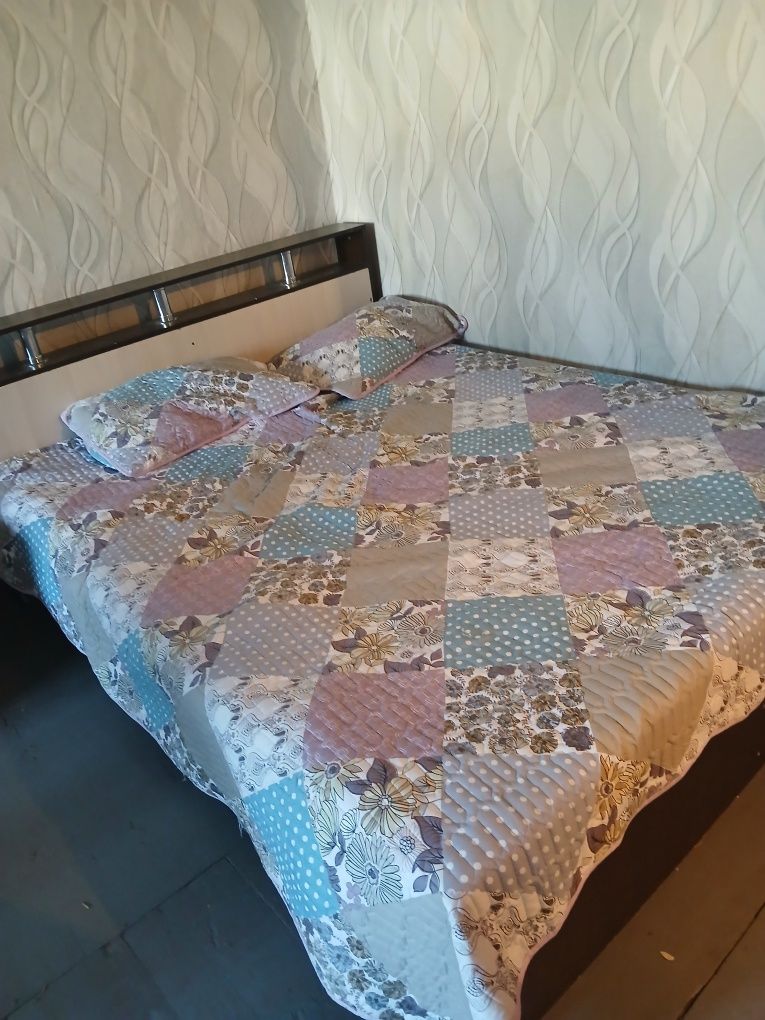 Кровать двуспальная