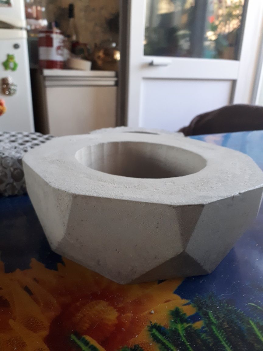 Кашпо из бетона,  и не только