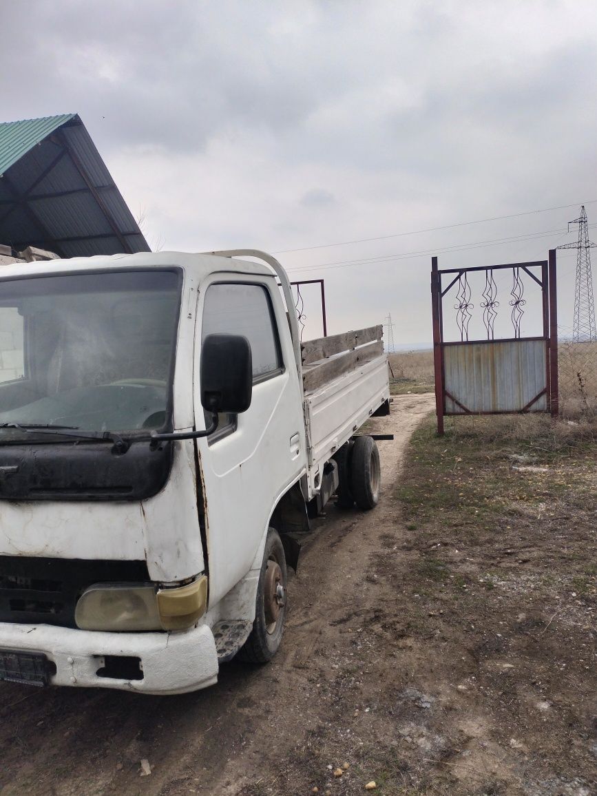 Грузовик Dongfeng