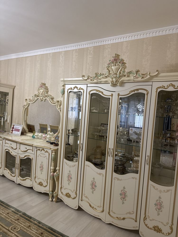 Продается гостинная
