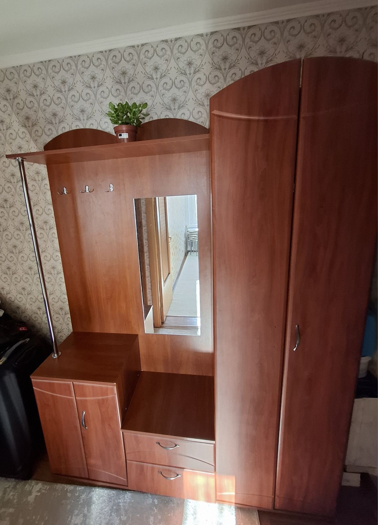 Прихожка шкаф б/у