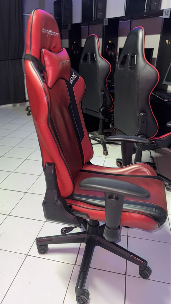 Игровое кресло Dxracer prince