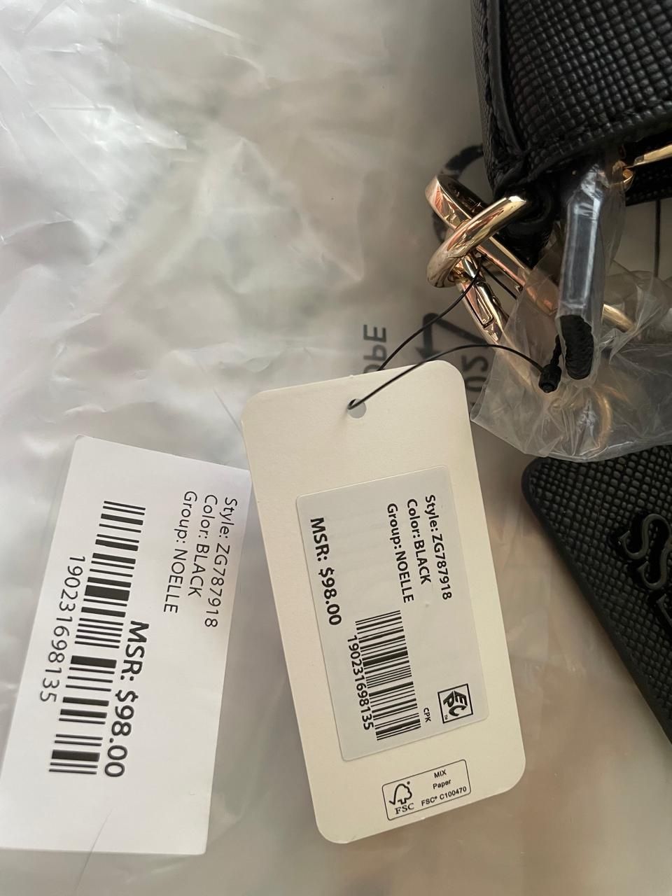 Сумка женская новая Guess продаётся.