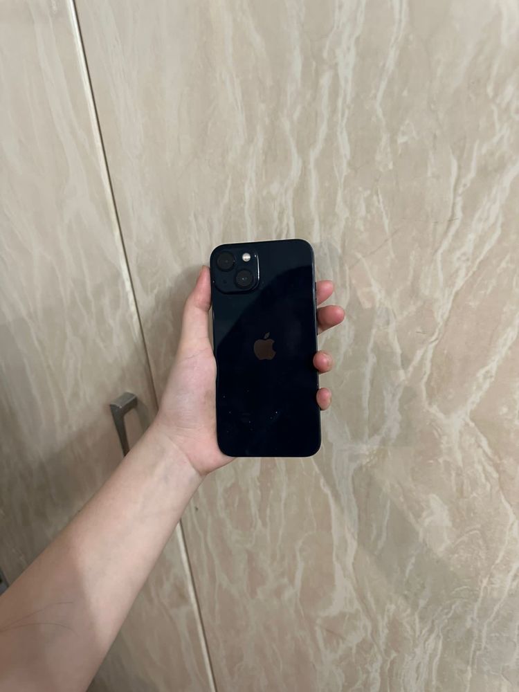 iPhone 13 в хорошем состоянии