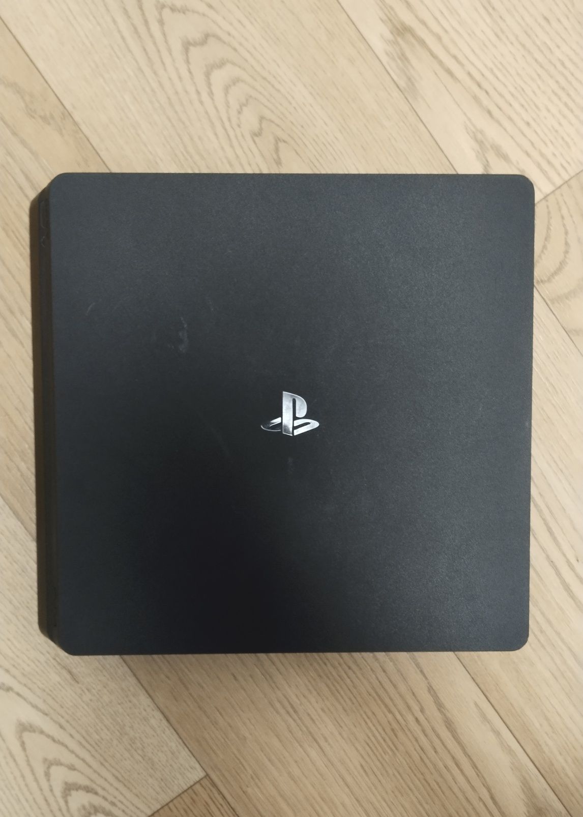 Продам PS4 Slim с 2 джойстиками и 3 установленными играми, ДОСТАВКА