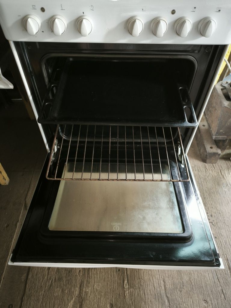 "Indesit" K6E11R