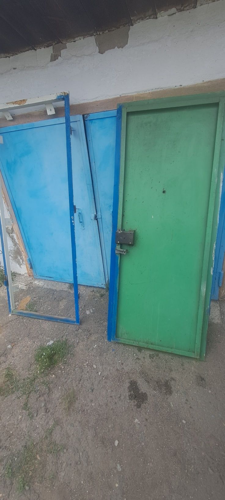 Продам железную дверь